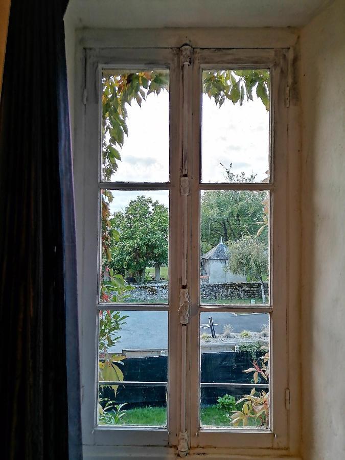 La Petite Maison Des Artiste Villa Saint-Sulpice-les-Feuilles Exterior foto